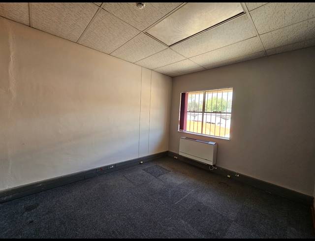 410M² WAREHOUSE TO LET IN LINBRO PARK